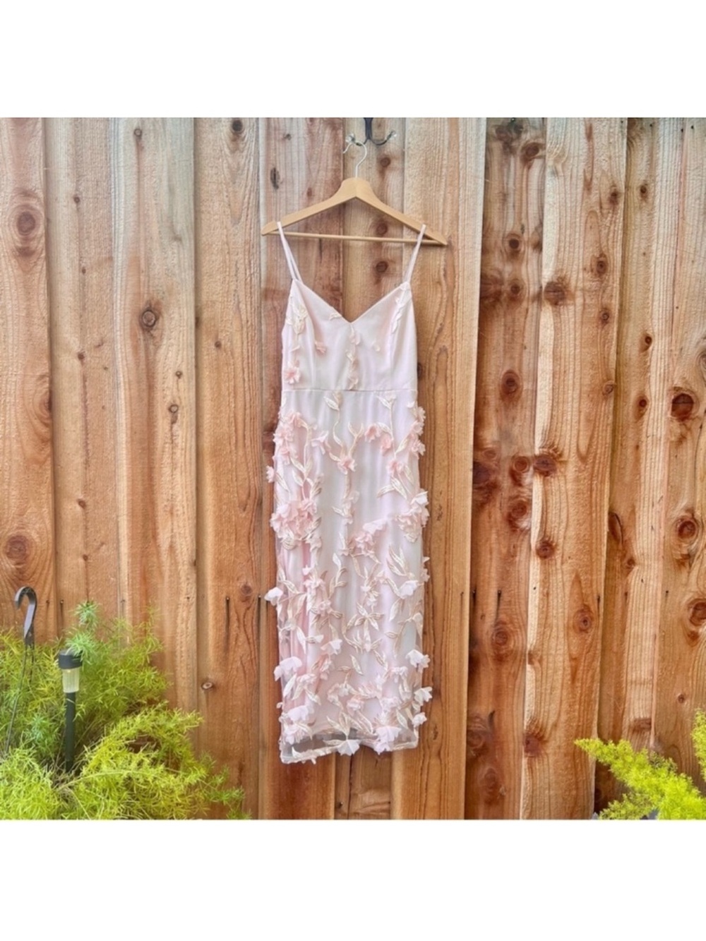 NWT Blush Ballet Pink 3D Floral Embroidered Midi Dress size: M - Picture 4 of 8